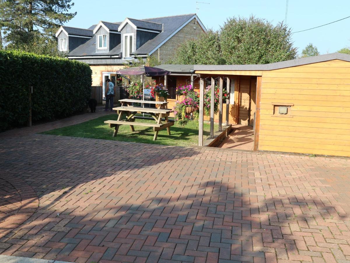 Homeside B&B Silverstone Exterior foto